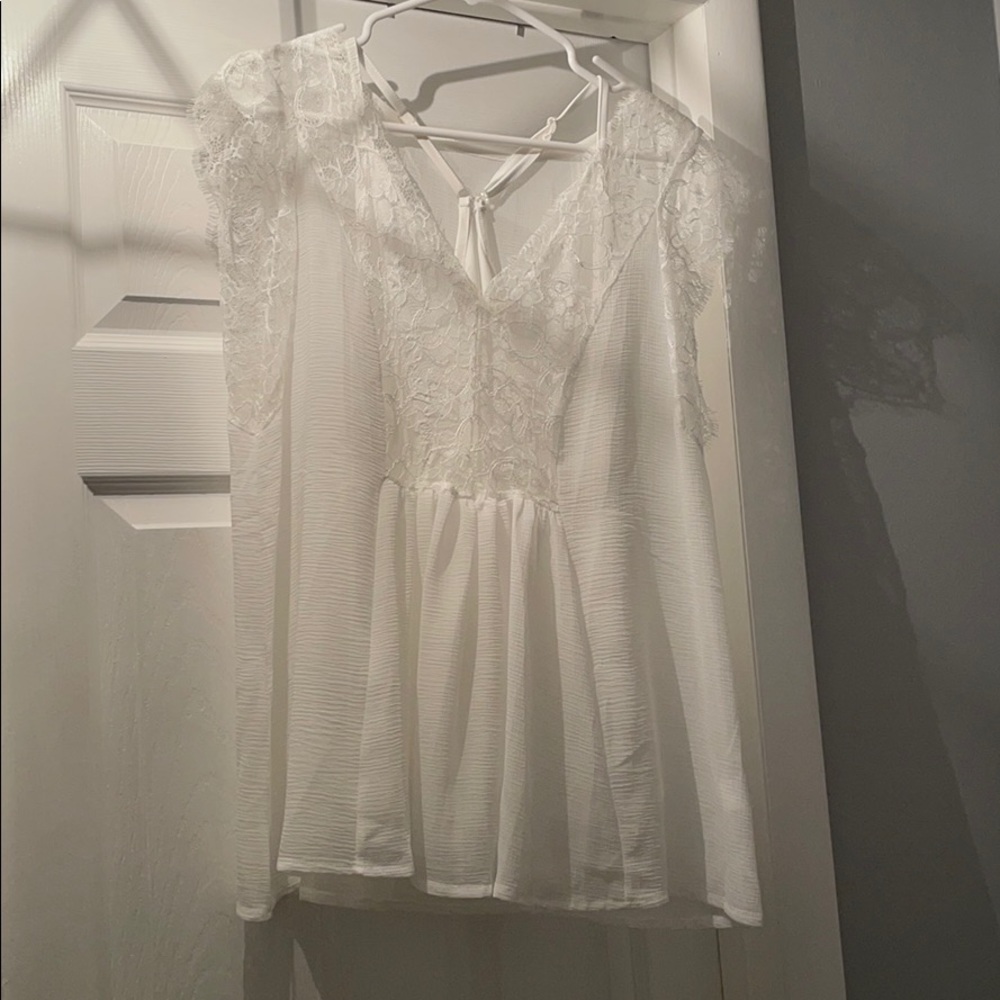 NWOT Fun flirty white shirt with tank